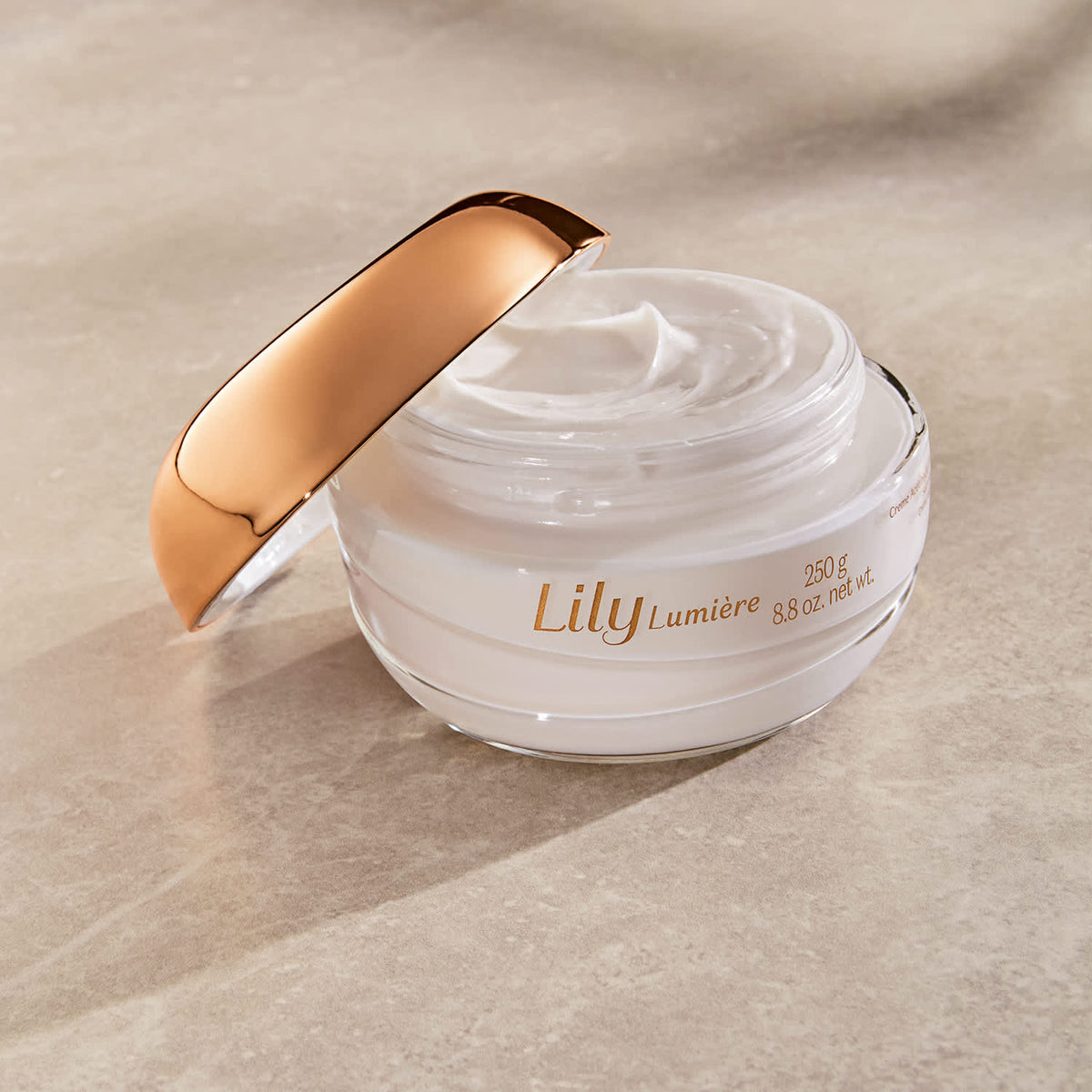 LILY LUMIÈRE Crème Acetinado